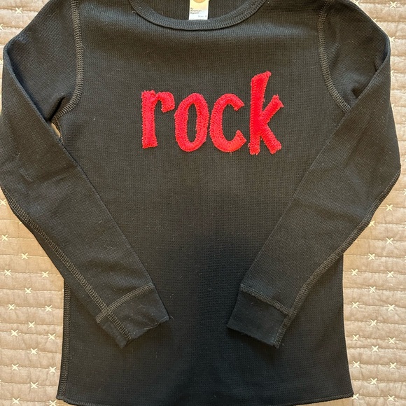 Boys 6 boutique tops with fuzzy appliqué! - Picture 5 of 6